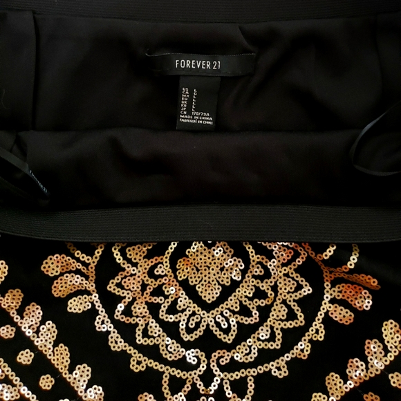 Forever 21 black gold sequin stretch mini skirt L - Picture 3 of 4